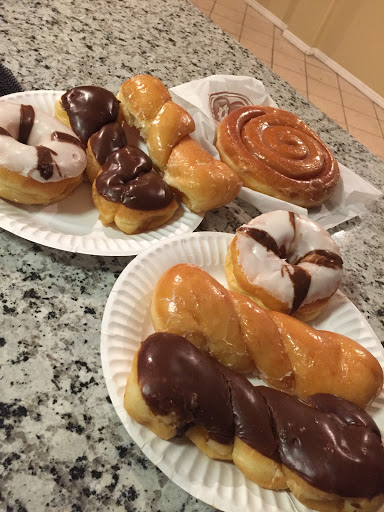 Donut Shop «American Donuts Shop», reviews and photos, 3355 Iowa Ave, Riverside, CA 92507, USA