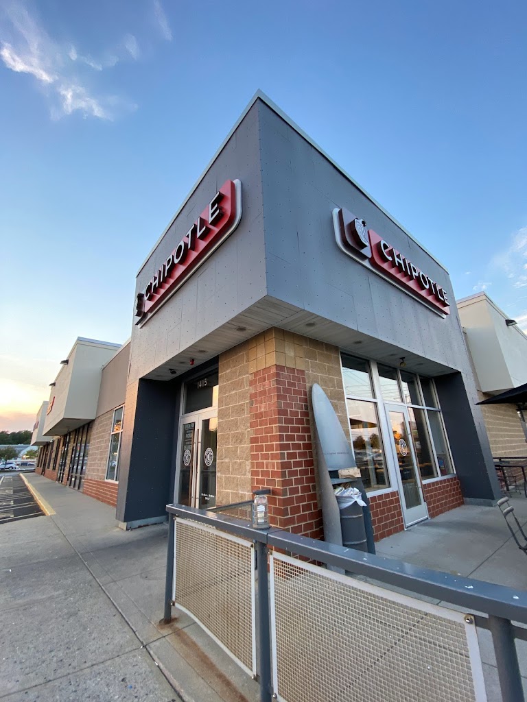 Chipotle Mexican Grill 02062