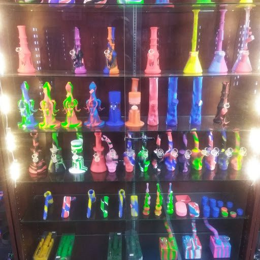 E-commerce Service «Smoke Shop», reviews and photos, 3363 Auburn Rd, Auburn Hills, MI 48326, USA