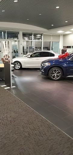BMW Dealer «Thompson BMW», reviews and photos