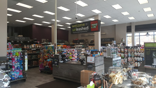 Pet Supply Store «Unleashed by Petco», reviews and photos, 3704 East-West Hwy #130, Hyattsville, MD 20781, USA