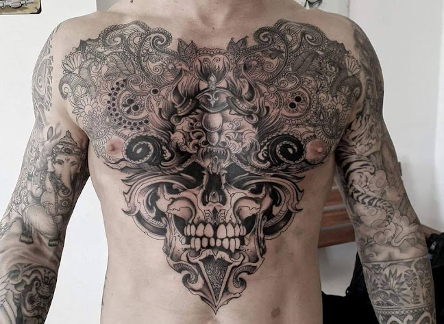 Disturbed Tattoos & Piercings - Estúdio de tatuagem