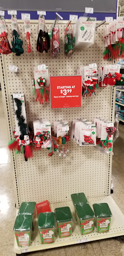 Pet Supply Store «PetSmart», reviews and photos, 13241 Gateway Center Dr, Gainesville, VA 20155, USA