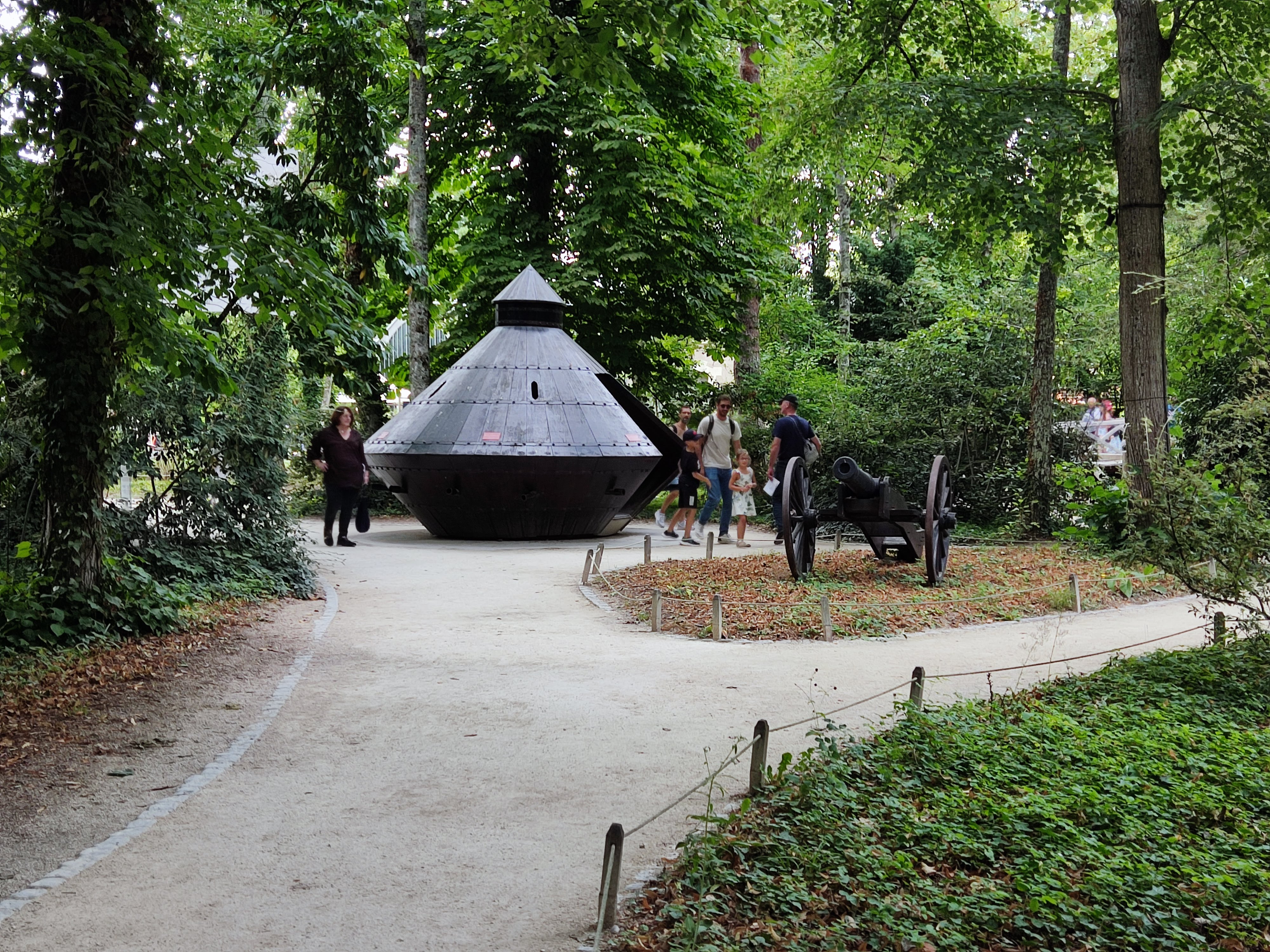 Photo n° 21 de l'avis de Damoc.r fait le 12/08/2023 à 23:29