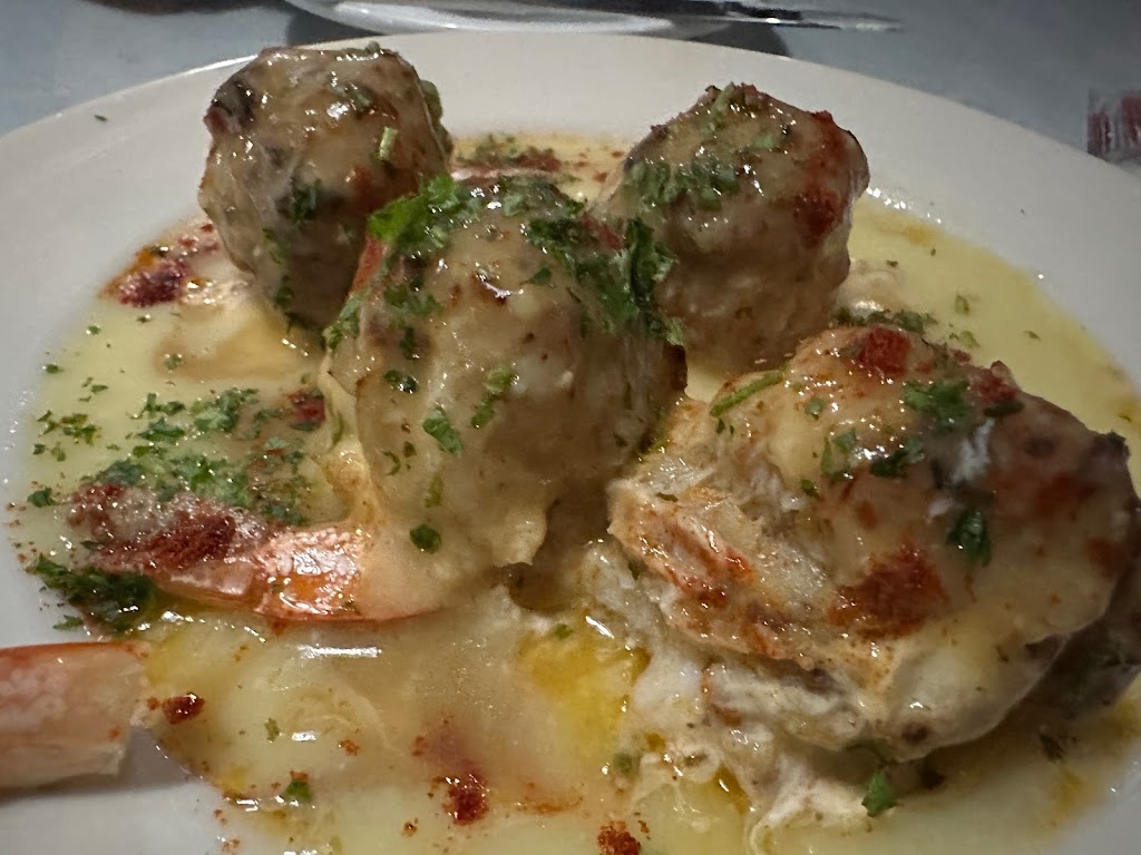 Monte's Steak & Seafood 39047