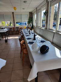 Atmosphère du Restaurant Chez Eugène à Bertholène - n°6