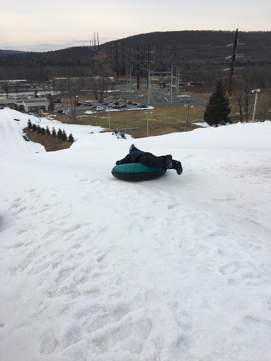 Resort «White Lightning Snowtubing at the Fernwood Winter Fun Center», reviews and photos, 124 Golf Dr #2, East Stroudsburg, PA 18302, USA