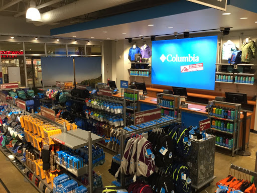 Sportswear Store «Columbia Sportswear Outlet Store at Lincoln City Outlets», reviews and photos, 1500 SE East Devils Lake Rd #205, Lincoln City, OR 97367, USA