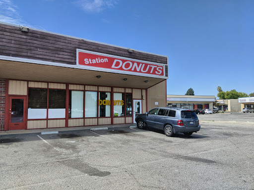 Station Donuts, 9205 Folsom Blvd, Sacramento, CA 95826, USA, 