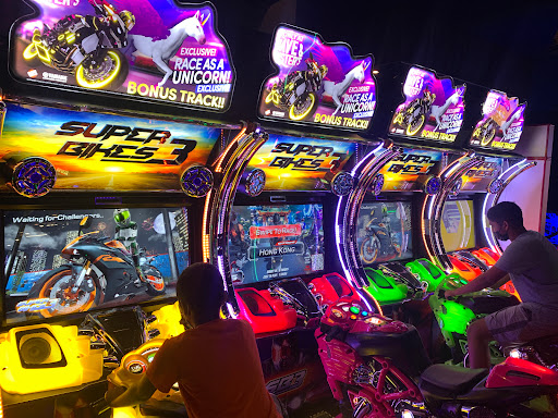 Sports Bar «Dave & Busters», reviews and photos