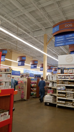 Pet Supply Store «PetSmart», reviews and photos, 830 Pelham Pkwy, Pelham, NY 10803, USA