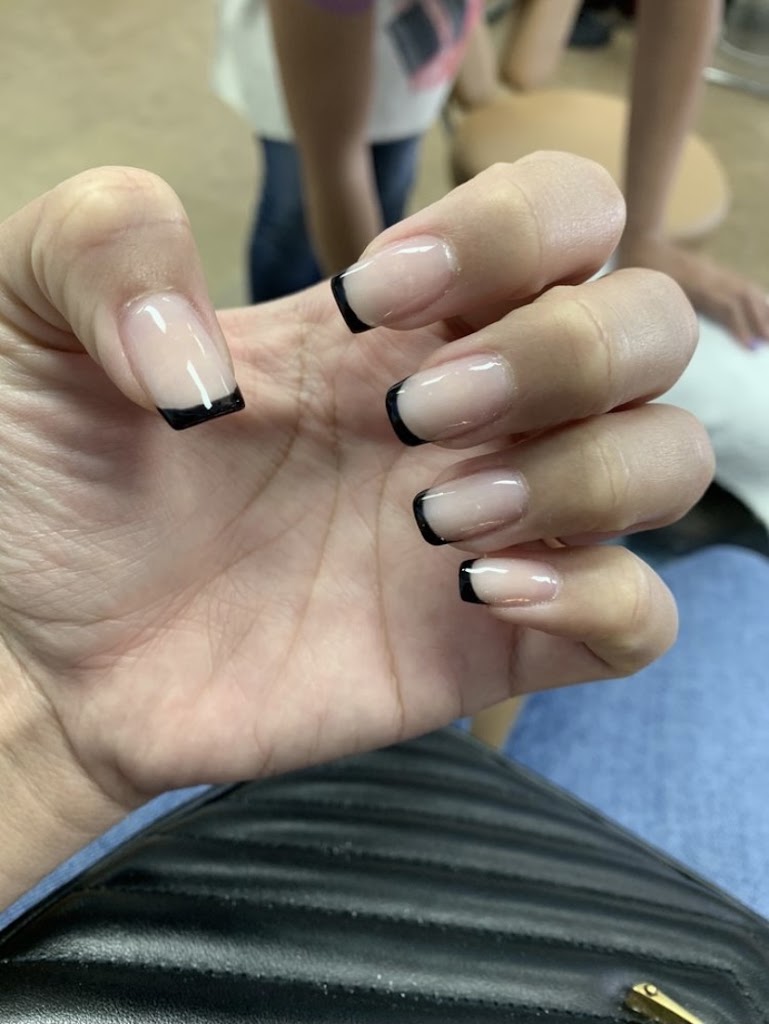 Annie's Hair & Nail Salon 91942