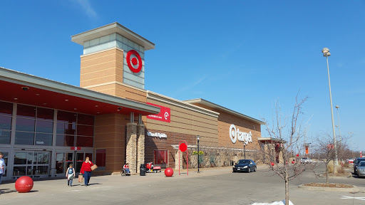 Target, 15300 Grove Circle North, Maple Grove, MN 55369, USA, 