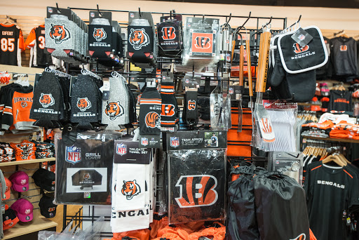 Sportswear Store «Rally House Rookwood», reviews and photos, 2705 Edmondson Rd, Cincinnati, OH 45209, USA