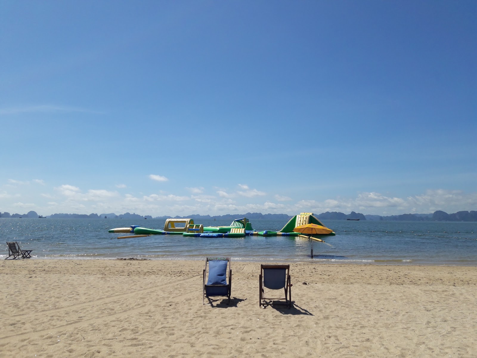 Bai Chay Beach'in fotoğrafı ve yerleşim