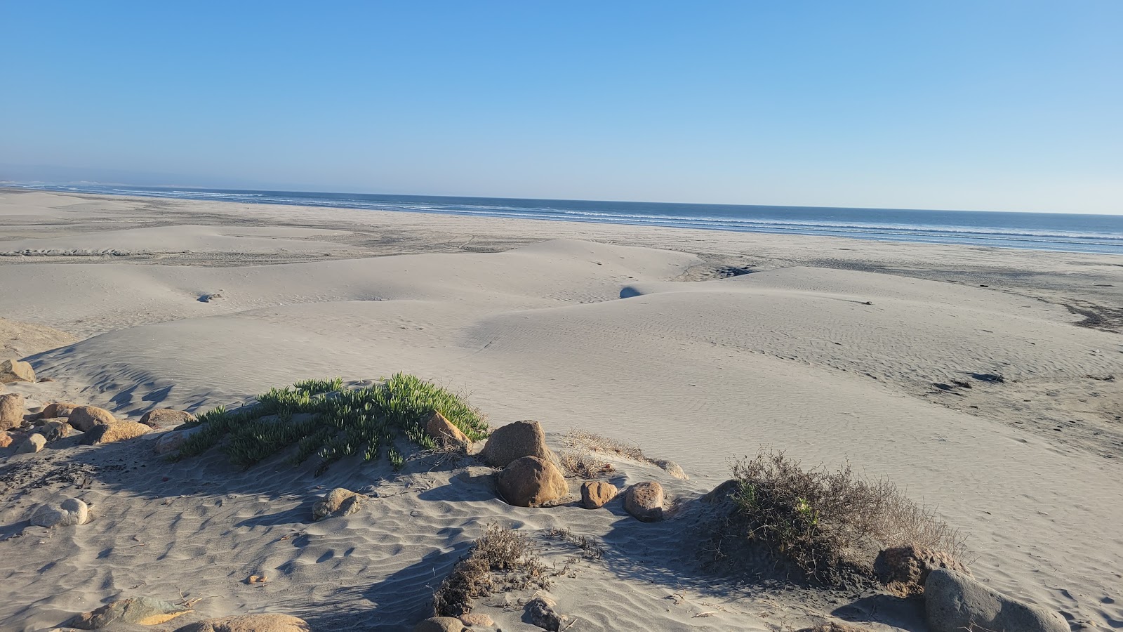Photo de Playa El Pabellon avec rivage droit, long