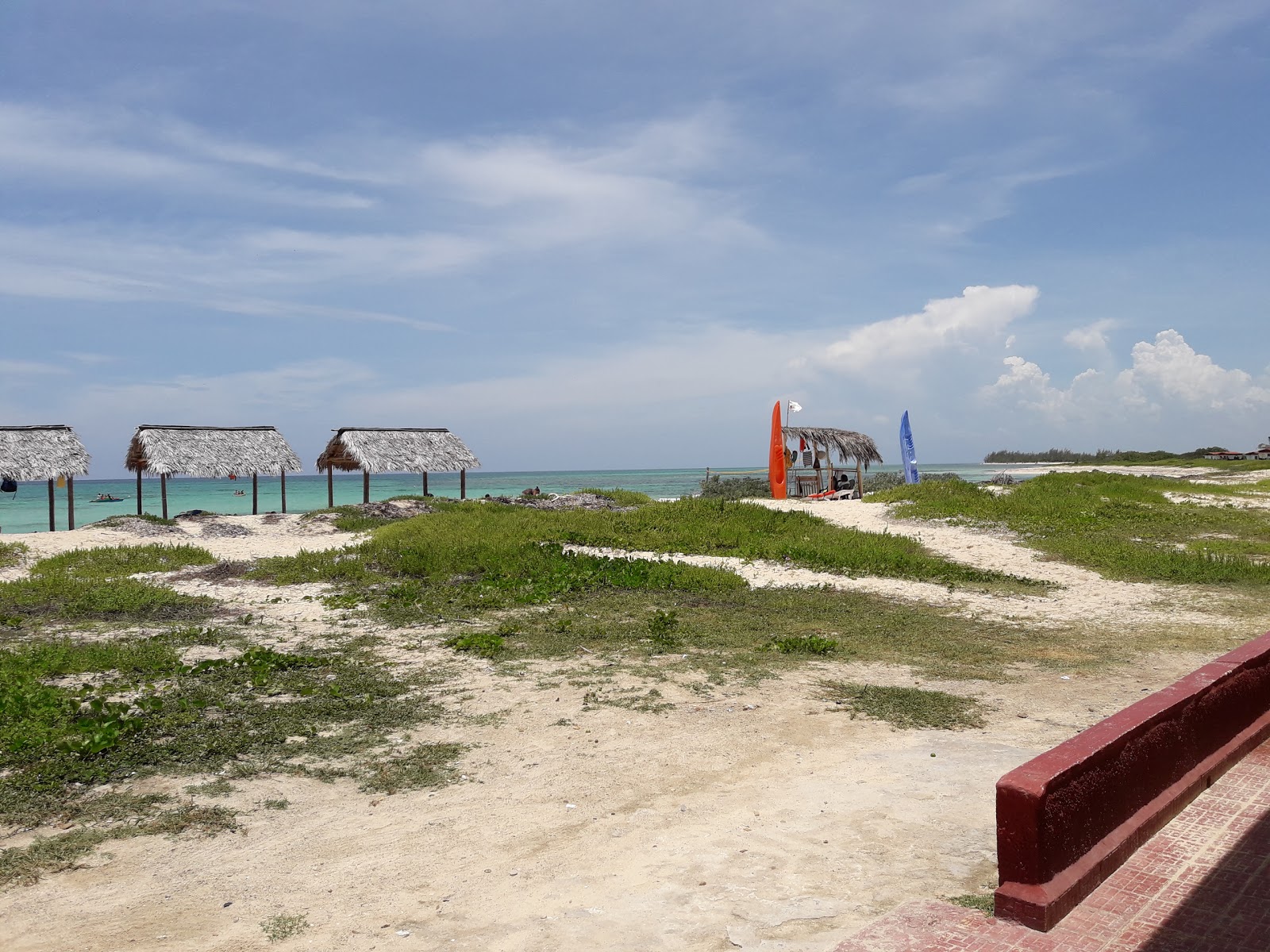 Foto di Playa Punta De Ganado con una superficie del sabbia beige
