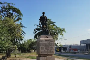 Monumento "Ao Colono" image
