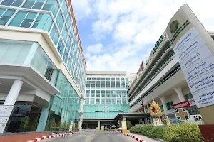 Samitivej Chonburi Hospital image