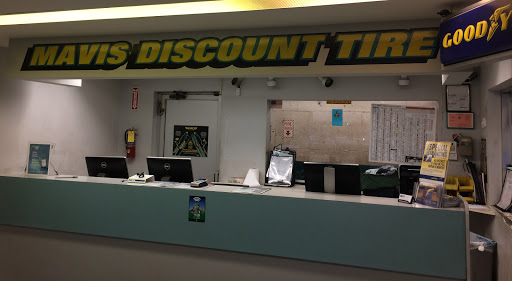 Tire Shop «Mavis Discount Tire», reviews and photos, 186 N Bedford Rd, Mt Kisco, NY 10549, USA