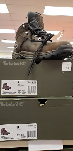 Shoe Store «Famous Footwear», reviews and photos, 1102 Massachusetts Ave, Boston, MA 02125, USA