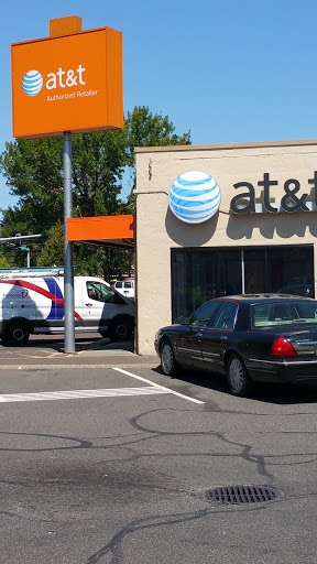 AT&T Authorized Retailer, 550 SE 10th Ave, Hillsboro, OR 97123, USA, 