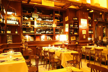 Enoteca e Taverna Capranica Piazza Capranica, 104, 00186 Roma RM, Italia