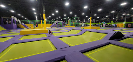 Shopping Mall «Putnam Place Shopping Center», reviews and photos, 1245 Dixwell Ave, Hamden, CT 06514, USA