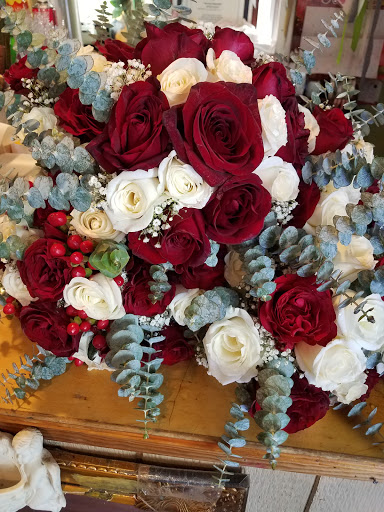 Florist «Roma Florist. free deliver purchase online. Www.romaflorist.com», reviews and photos, 11 Davis St, Oakville, CT 06779, USA