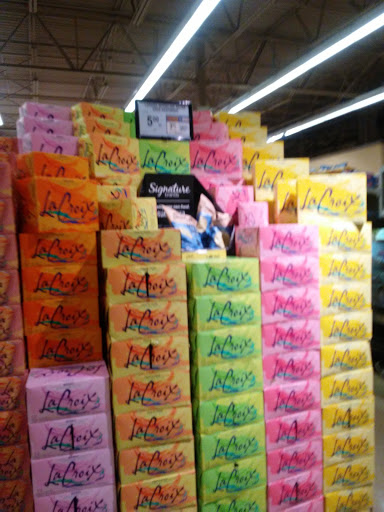 Grocery Store «Safeway», reviews and photos, 1801 W 11th St, Tracy, CA 95376, USA