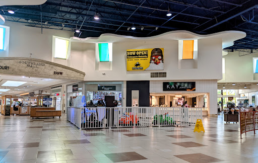 Jewelry Store «Kay Jewelers», reviews and photos, 20505 S Dixie Hwy #1369, Miami, FL 33189, USA