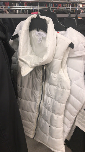 Department Store «T.J. Maxx», reviews and photos, 68 Frontage Rd, East Haven, CT 06512, USA