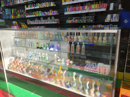 Tobacco Shop «Smoken Smoke House», reviews and photos, 13260 Woodruff Ave, Downey, CA 90242, USA