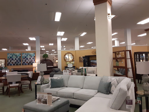 Furniture Store «Raymour & Flanigan Furniture and Mattress Store», reviews and photos, 6115 E Black Horse Pike, Egg Harbor Township, NJ 08234, USA