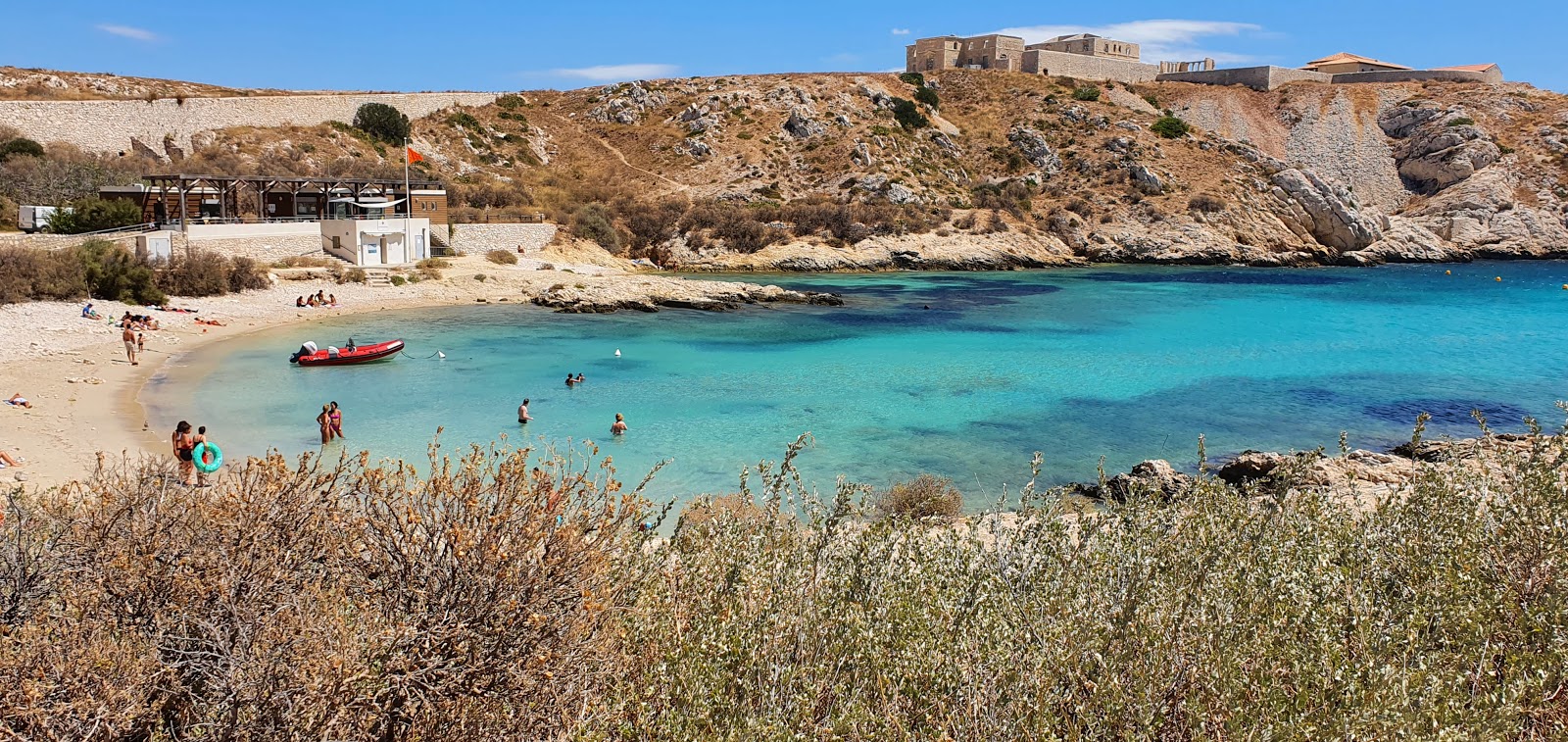 Foto di Plage de Saint-Esteve con una superficie del sabbia beige