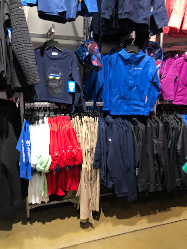 Sportswear Store «Columbia Sportswear Outlet Store at Houston Premium Outlets», reviews and photos, 29300 Hempstead Rd, Cypress, TX 77433, USA