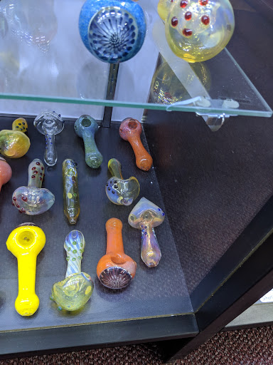 Hookah Bar «High Up Head Shop», reviews and photos, 1434 N High St, Columbus, OH 43201, USA