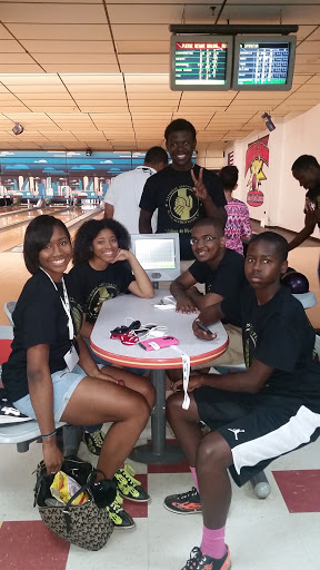 Bowling Alley «Strike & Spare Family Fun Center», reviews and photos, 6220 Shepherdsville Rd, Louisville, KY 40228, USA