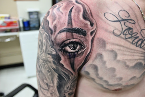 Explore easy henna tattoo ideas, creative tattoo ideas in San Diego, available at Wylde Sydes Tattoo & Body Piercing