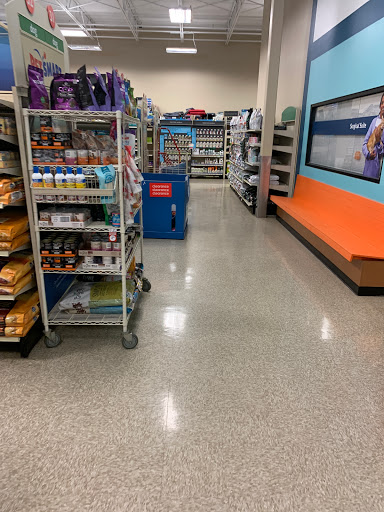 Pet Supply Store «PetSmart», reviews and photos, 3111 111th St, Naperville, IL 60564, USA