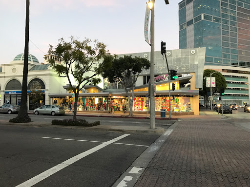 Gift Shop «Aahs! The Ultimate Gift Store», reviews and photos, 1090 Westwood Blvd, Los Angeles, CA 90024, USA
