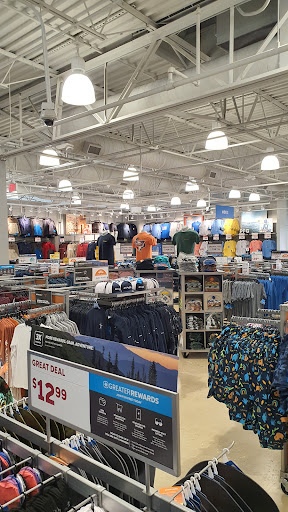 Sportswear Store «Columbia Sportswear Outlet Store at Prime Outlets San Marcos», reviews and photos, 3939 I-35 #340, San Marcos, TX 78666, USA