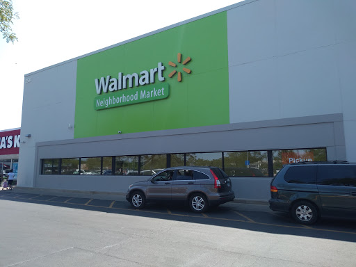 Supermarket «Walmart Neighborhood Market», reviews and photos, 2551 W Cermak Rd, Chicago, IL 60608, USA