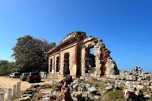 Ruinas del Faro image