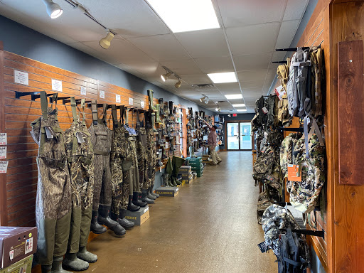 Sporting Goods Store «Bowie Outfitters», reviews and photos, 8630 Perkins Rd, Baton Rouge, LA 70810, USA