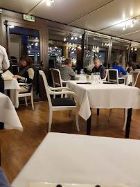 Atmosphère du Hôtel Restaurant Les 13 Assiettes à Le Val-Saint-Père - n°11