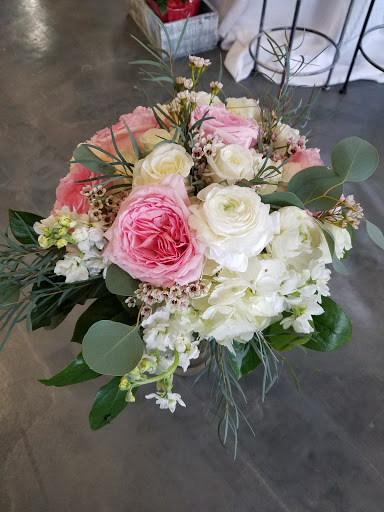 Florist «Flowers by Emily LLC», reviews and photos, 15620 W High St, Middlefield, OH 44062, USA