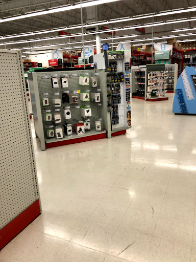 Office Supply Store «Staples», reviews and photos, 547 River Rd, Edgewater, NJ 07020, USA