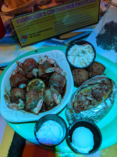 Restaurant «Fudpuckers Beachside Bar & Grill», reviews and photos, 20001 Emerald Coast Pkwy, Destin, FL 32541, USA