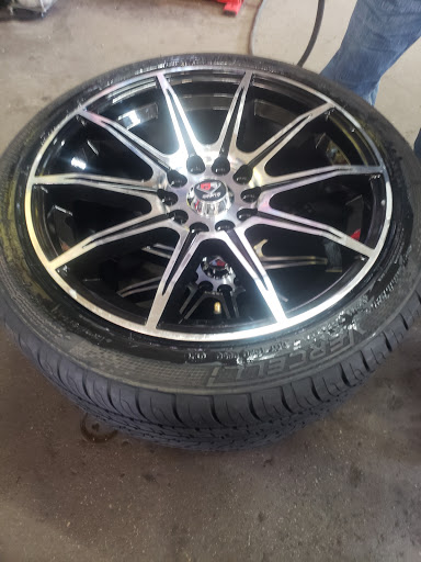 Auto Repair Shop «Chicago Discount Tires», reviews and photos, 3101 Mannheim Rd, Franklin Park, IL 60131, USA